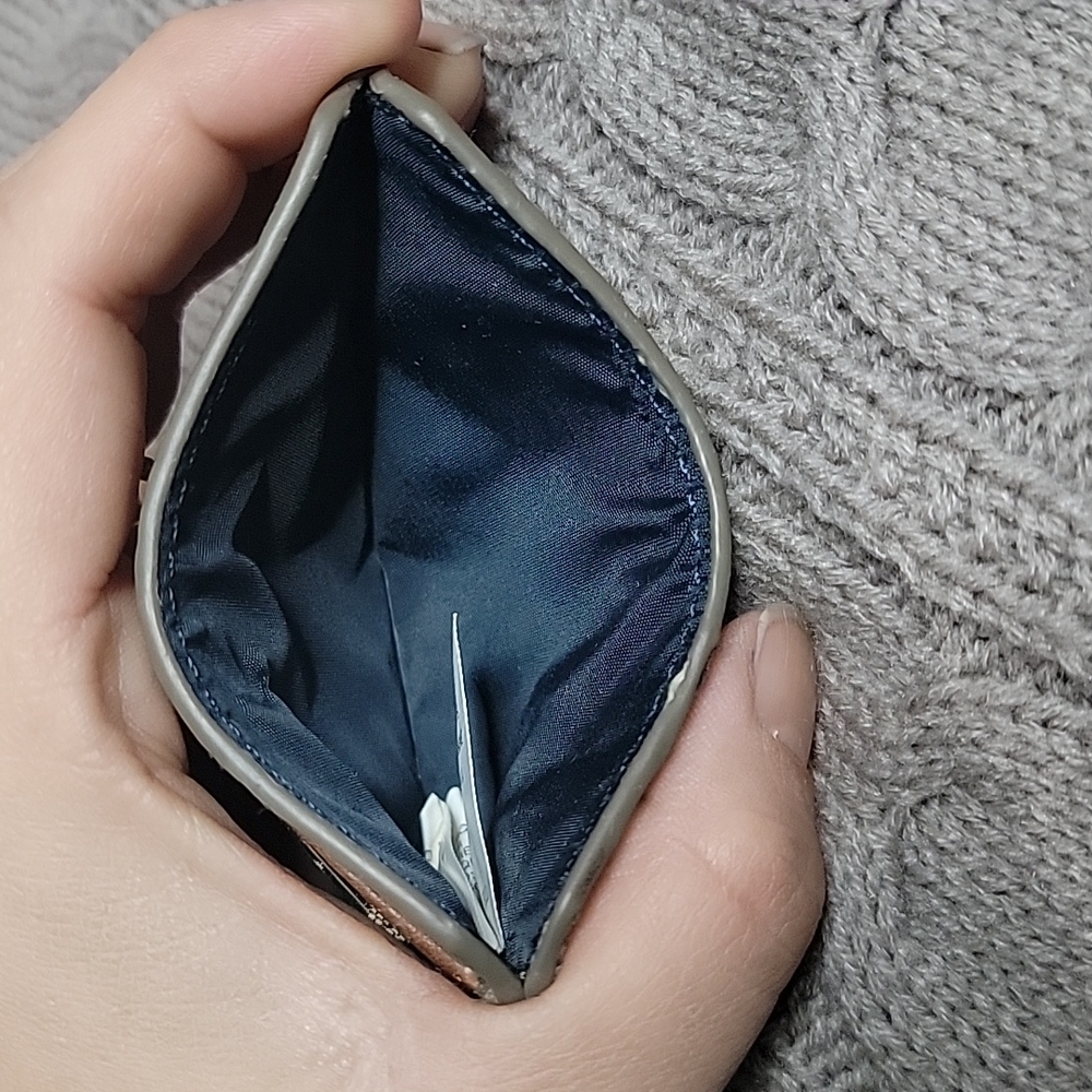 Tommy Hilfiger Wristlet & Card Holder - Picture 5 of 15